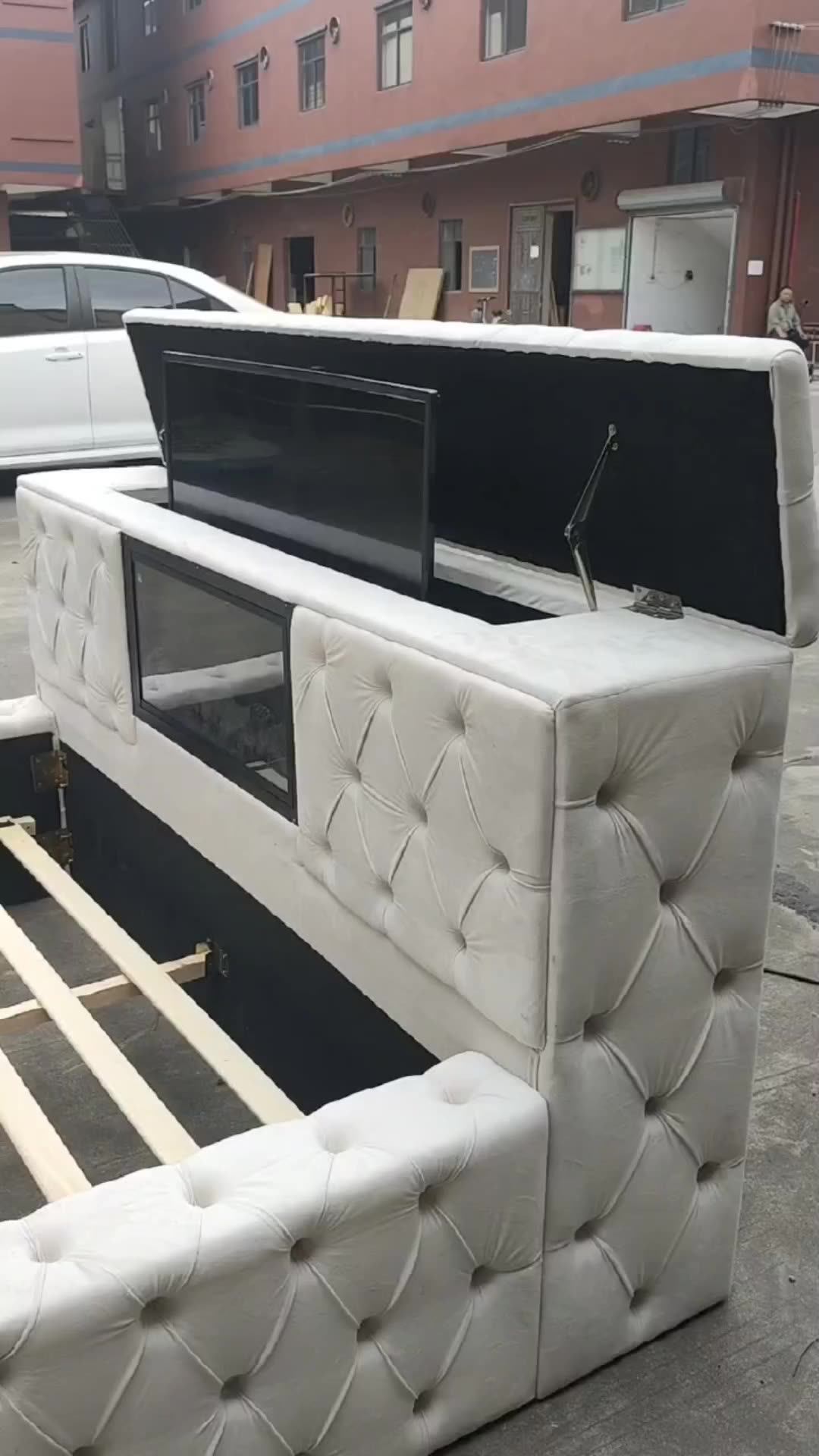 Luxury Design For Bedroom Furniture Cream Upholstered Double Platform