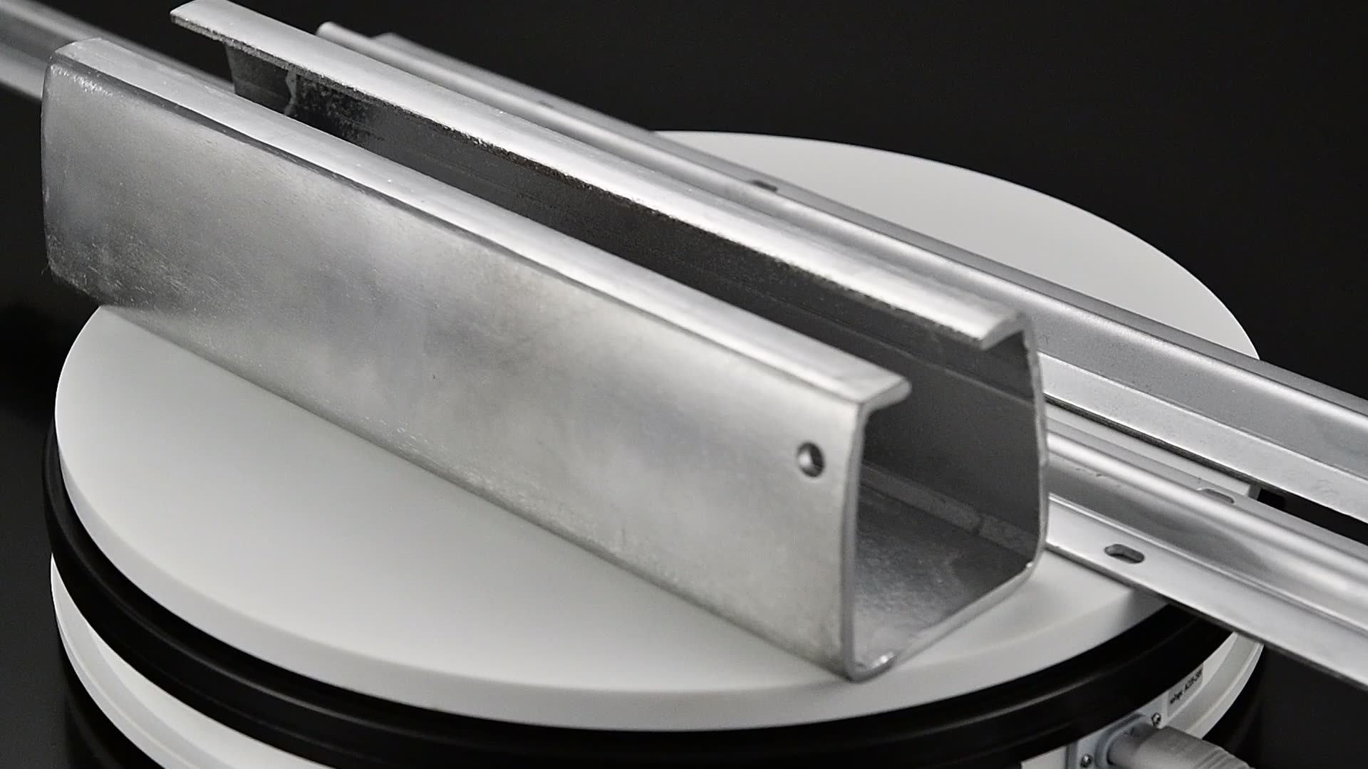 Bolt Down Sliding Gate Floor Track U Or V Guider 1m Length For Any 20mm