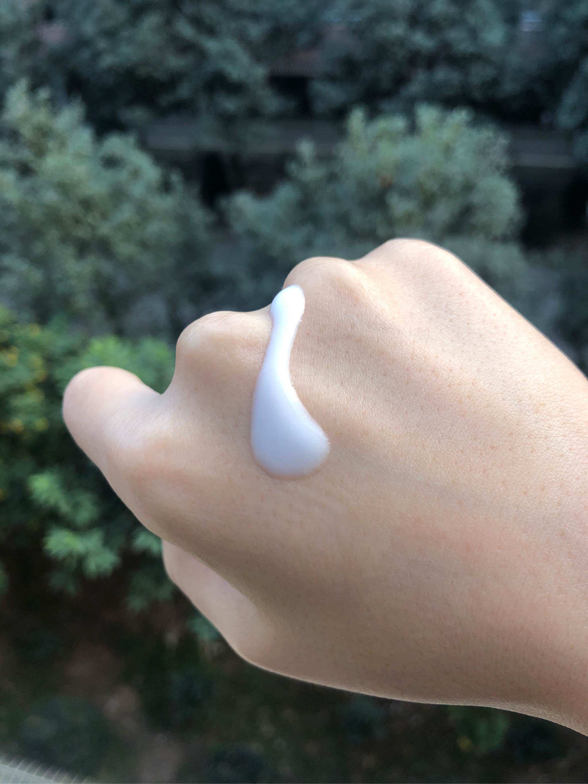 金燕窝洁面乳温和不刺激不紧绷怎么样，它的价格贵不贵_搜券