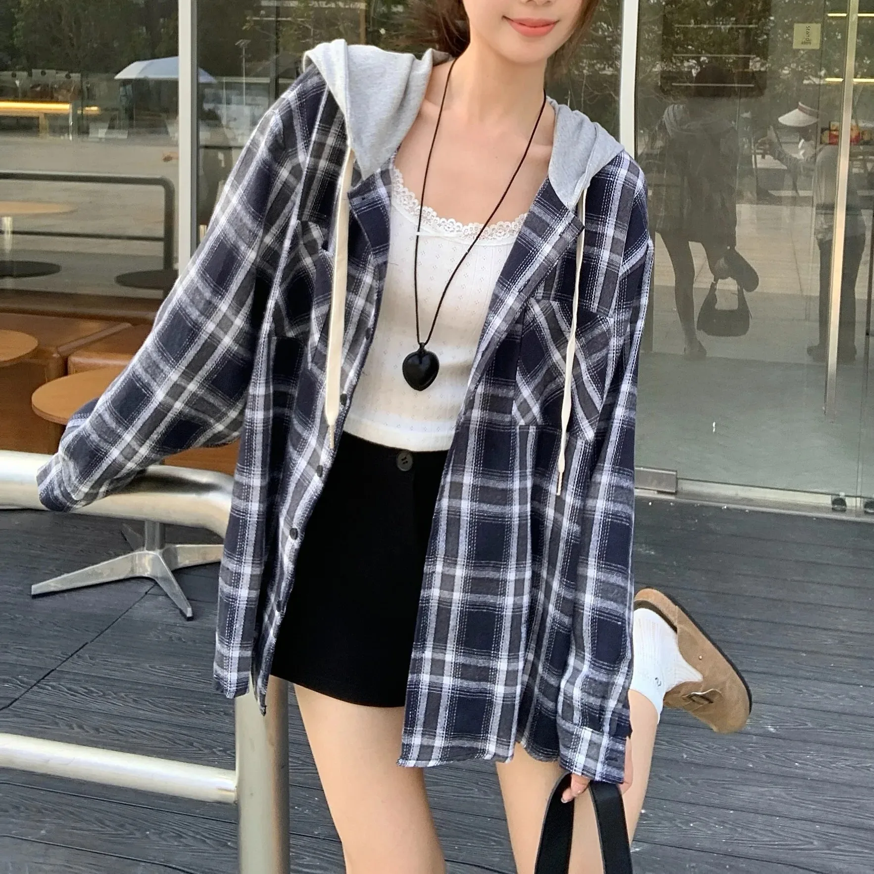 Содержит более 70% хлопка #Kuajaguaro Dressing, имитация двухсекционного двухслойного женского пальто с капюшоном и длинными рукавами