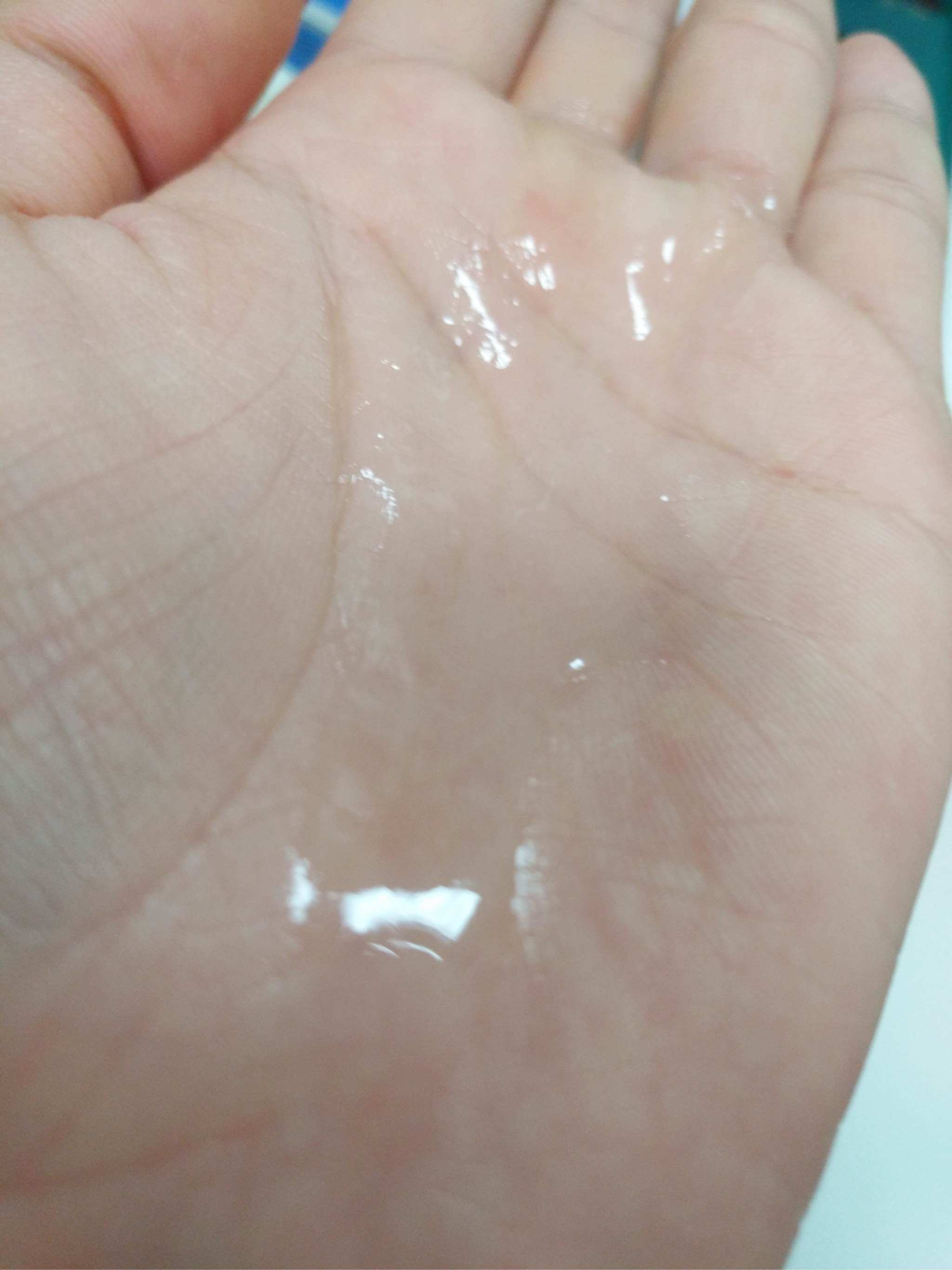 相宜本草睡莲水灵肌沁润精华露