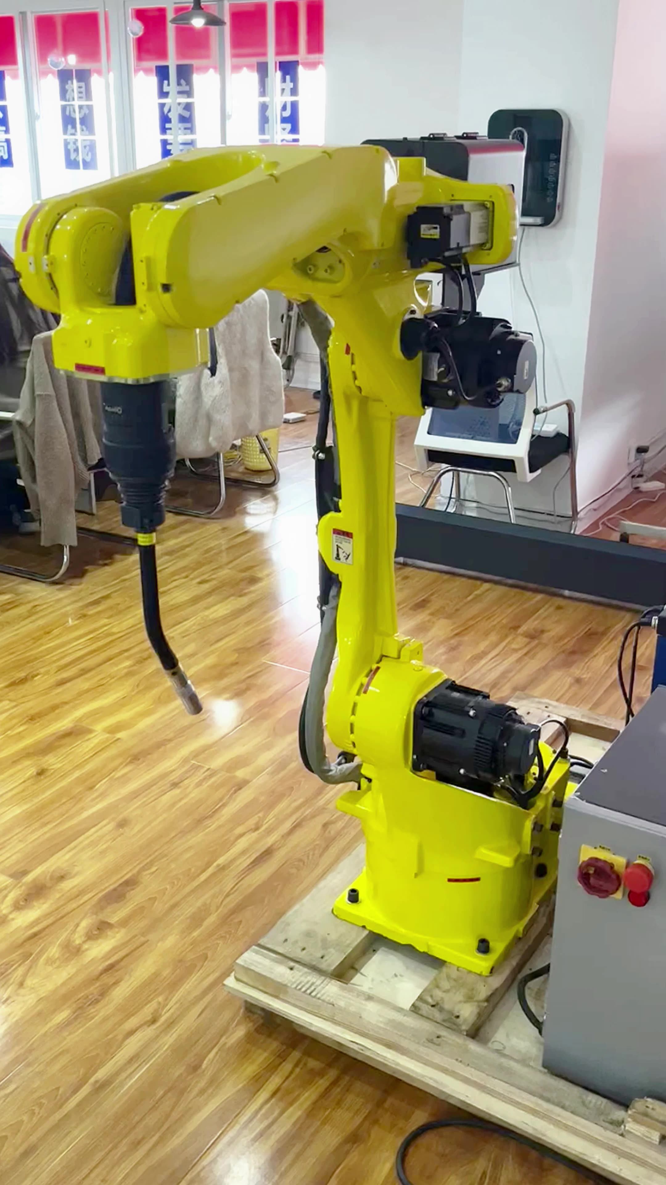 Six Axis Robot Arm Joint Welding Manipulator 6kg Payload Robotic Arm