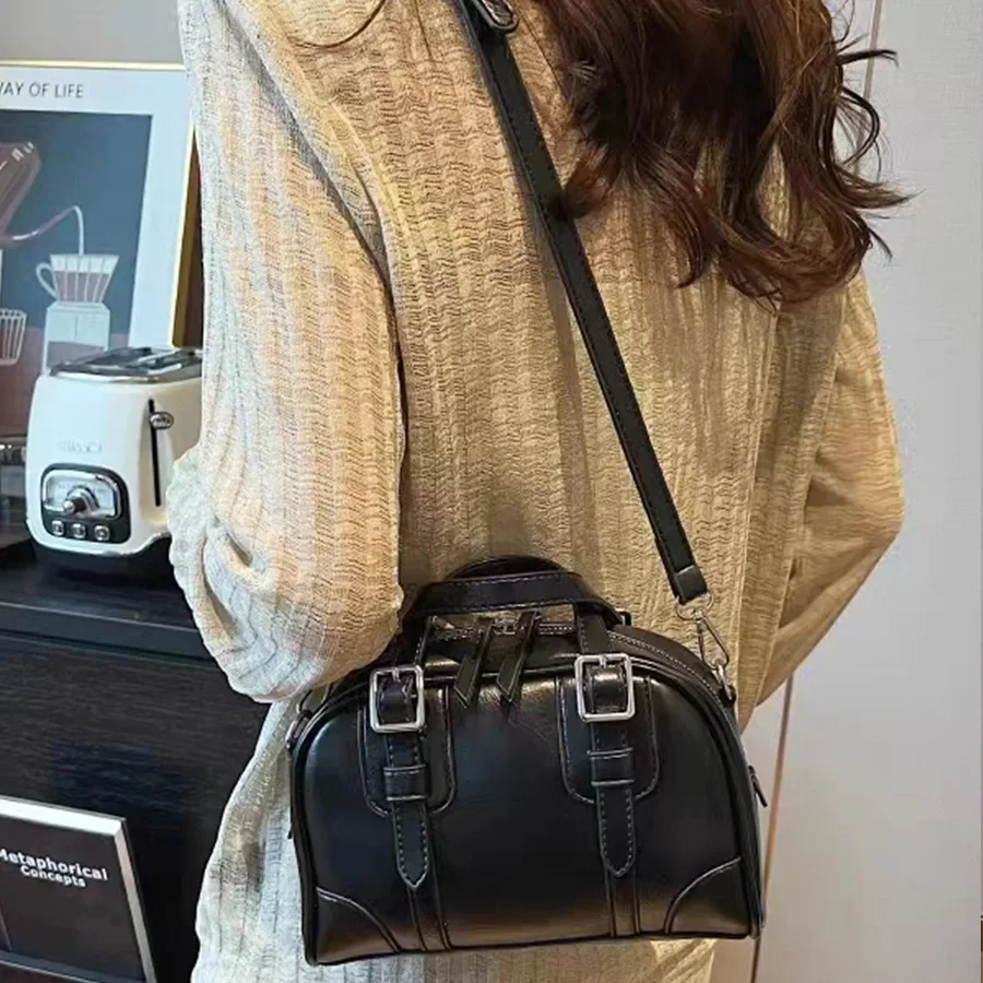 High-Quality Texture Women's 2024 New Korean Retro Handbag, Unique Girl's Versatile Shoulder and Crossbody Bag
