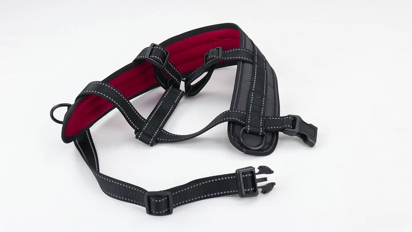 2023 New Pet Dog Products Adjustable Outdoor Front Padded Dog Chest