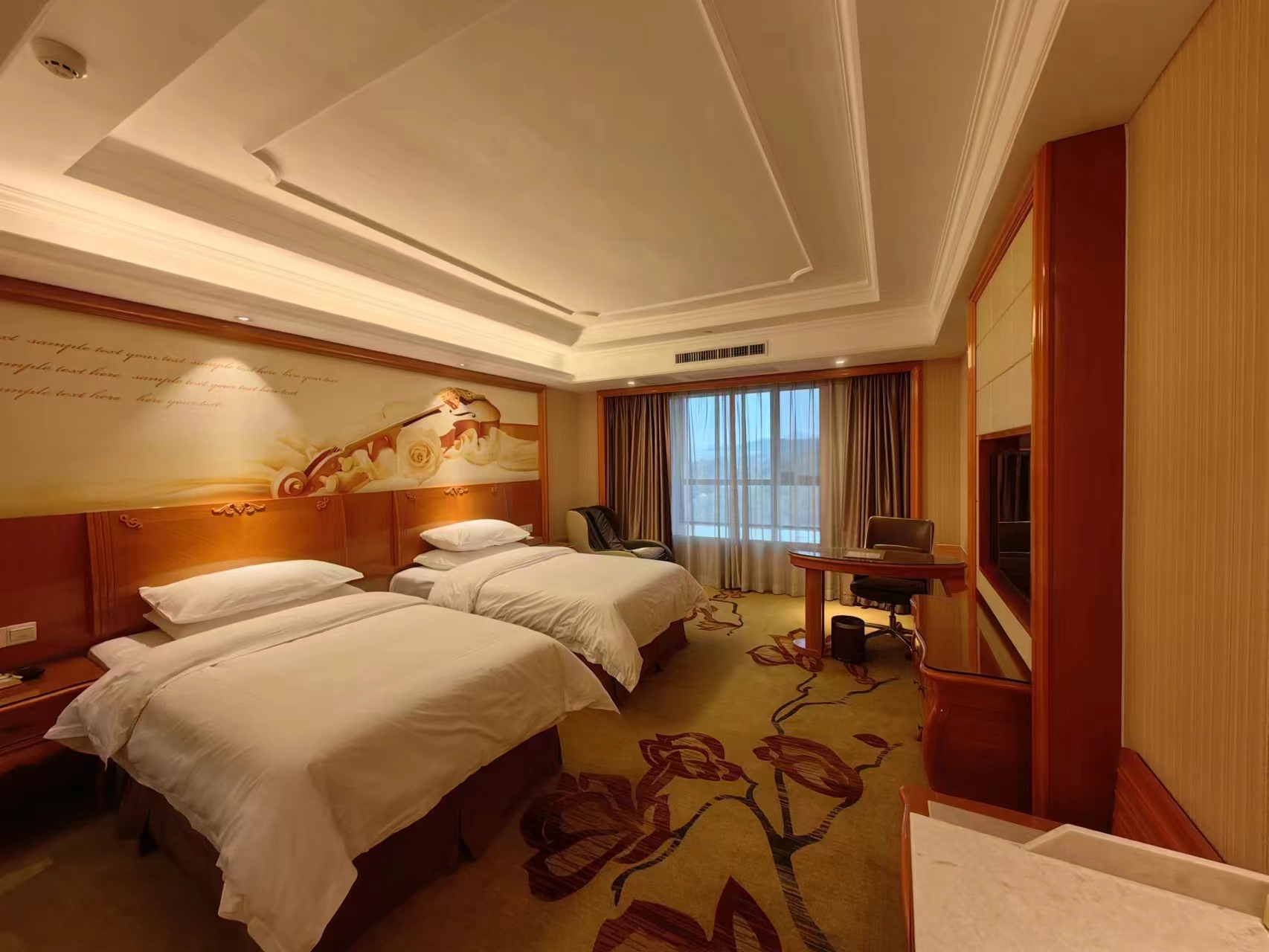 维也纳酒店豪华双床房：旅行者的选择之地