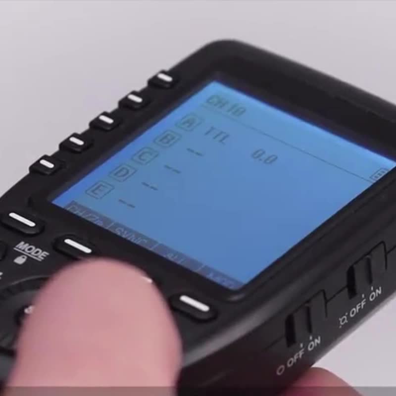 神牛XproS真能够一键秒杀索尼原厂引闪。我赌你没试过这个招！