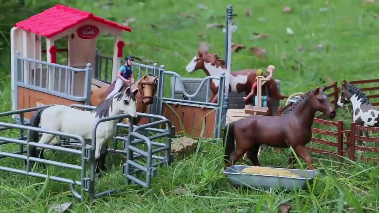 Qs Toys Kids Play Horse Ranch Figurines Plastic Toy Animals Horse Farm