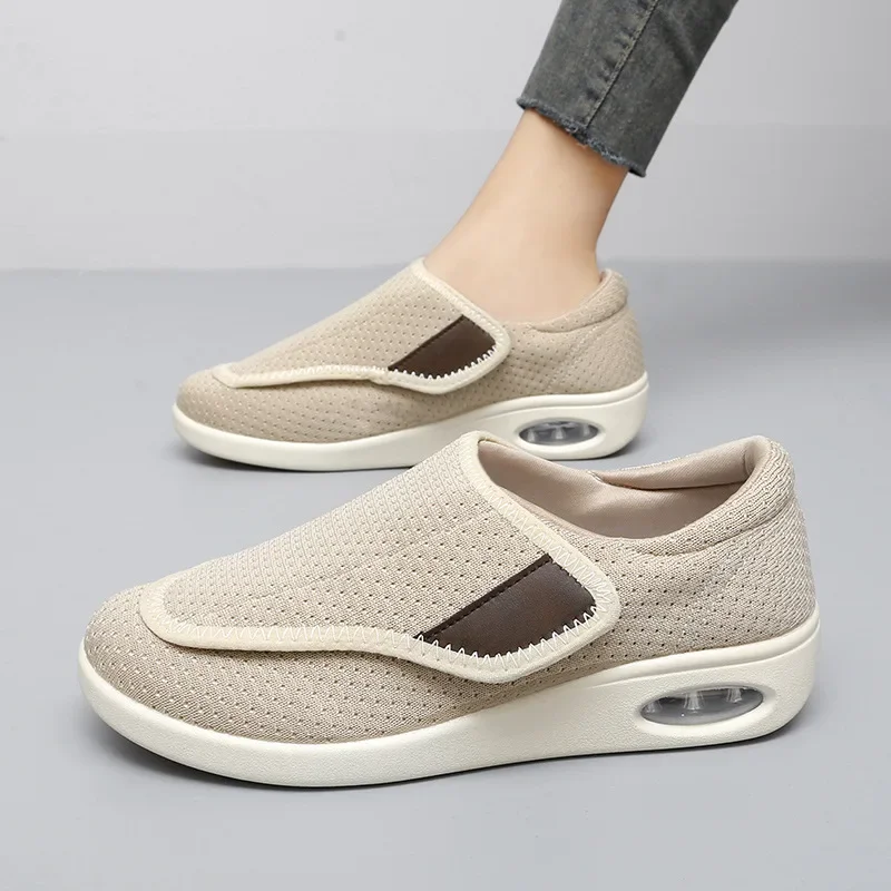 Cross-Border Large Size Widened Walking Shoes for Women 2025 Spring and Summer New Style Breathable Slip-On Fashion Mom Shoes Lazy Shoes for Women