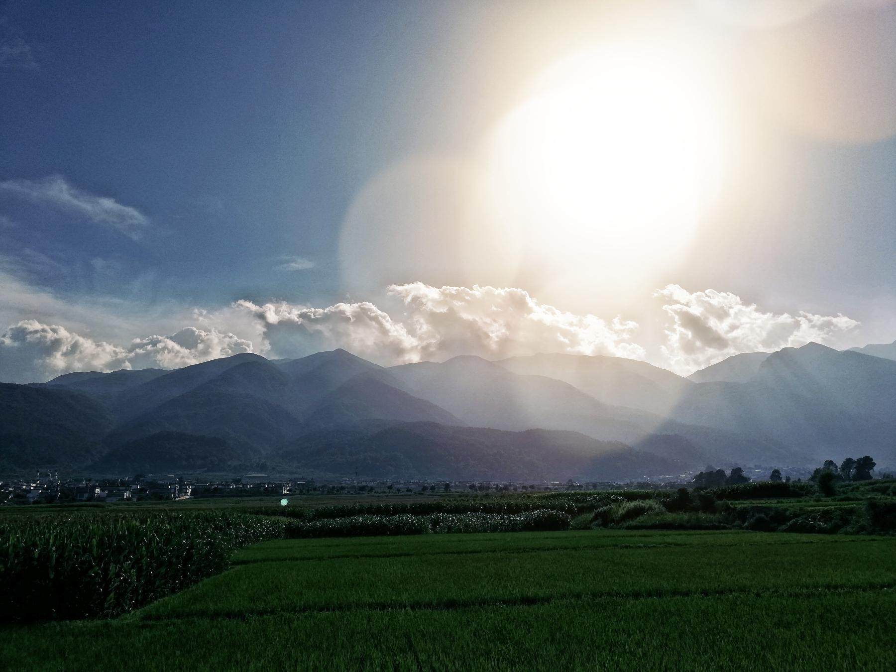 Dali ancient city Xuancheng Inn Huashan Muyu private big bed room