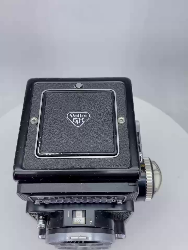 这届胶片机居然还正卷德味？白脸2.8F是真复古还是真狠人？