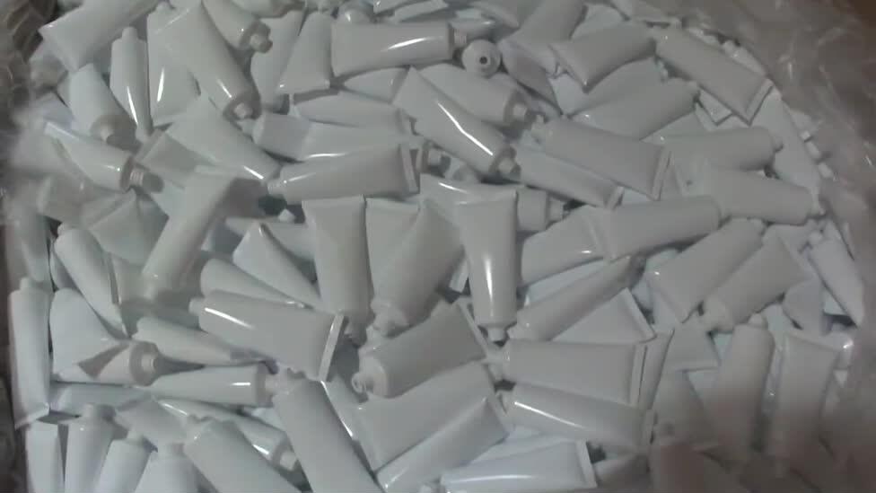 Low Moq Custom Squeeze Plastic Tube Cosmetic Packaging With Flip Cap