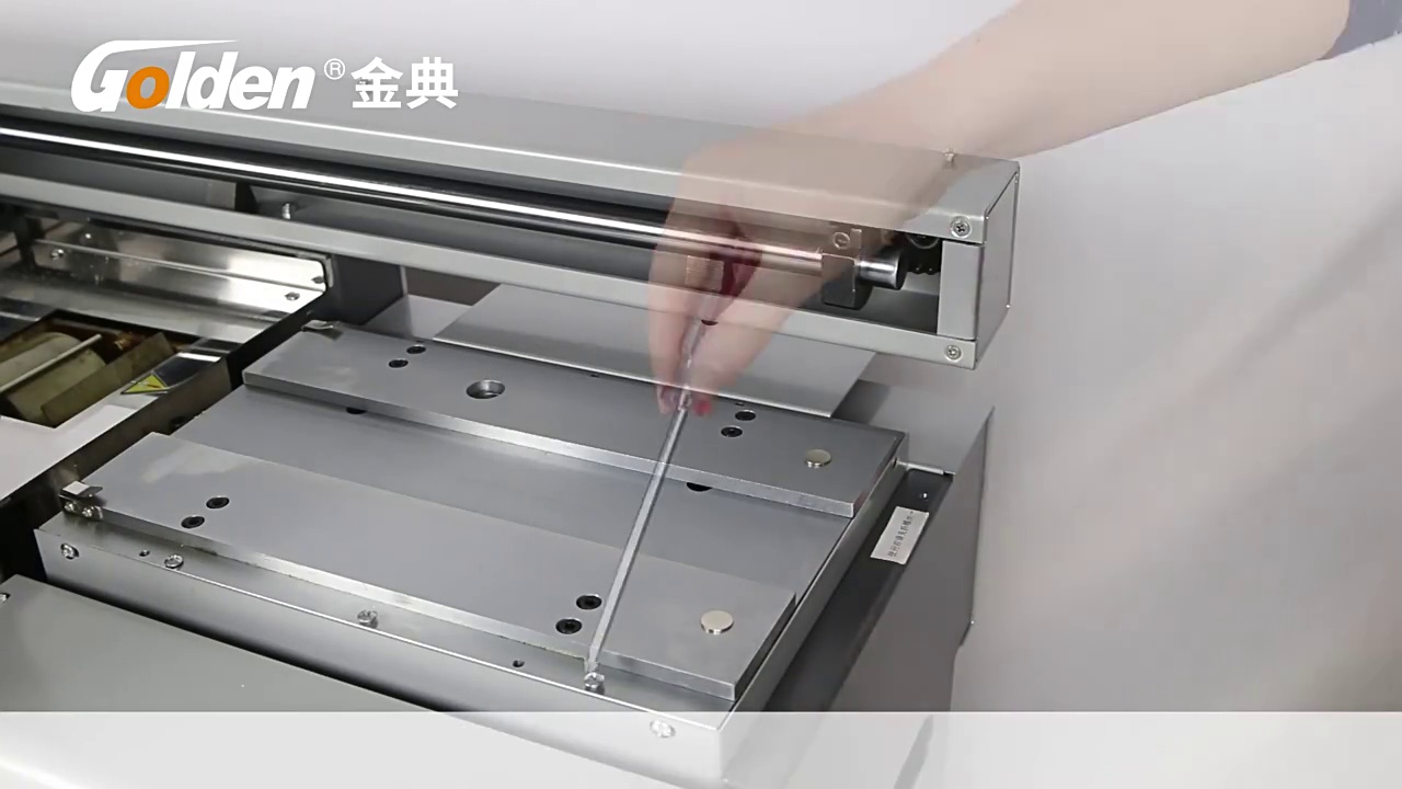 这个胶装机真能够一键达到标书。打工人泪目了！