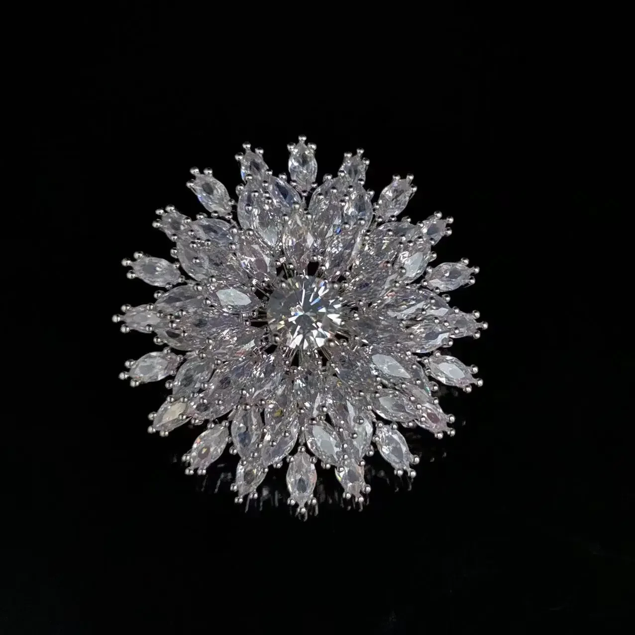 2024 New Shining Starry Sky Zircon Big Flower Brooch Women's High-end Exquisite Suit Accessories Pin Sweater Corsage