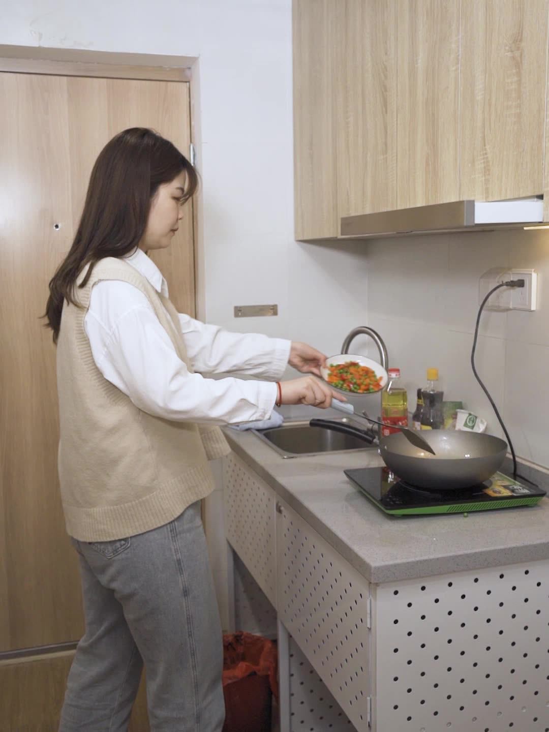 61*300cm Kitchen Protection Film Oilproof Sticker Waterproof