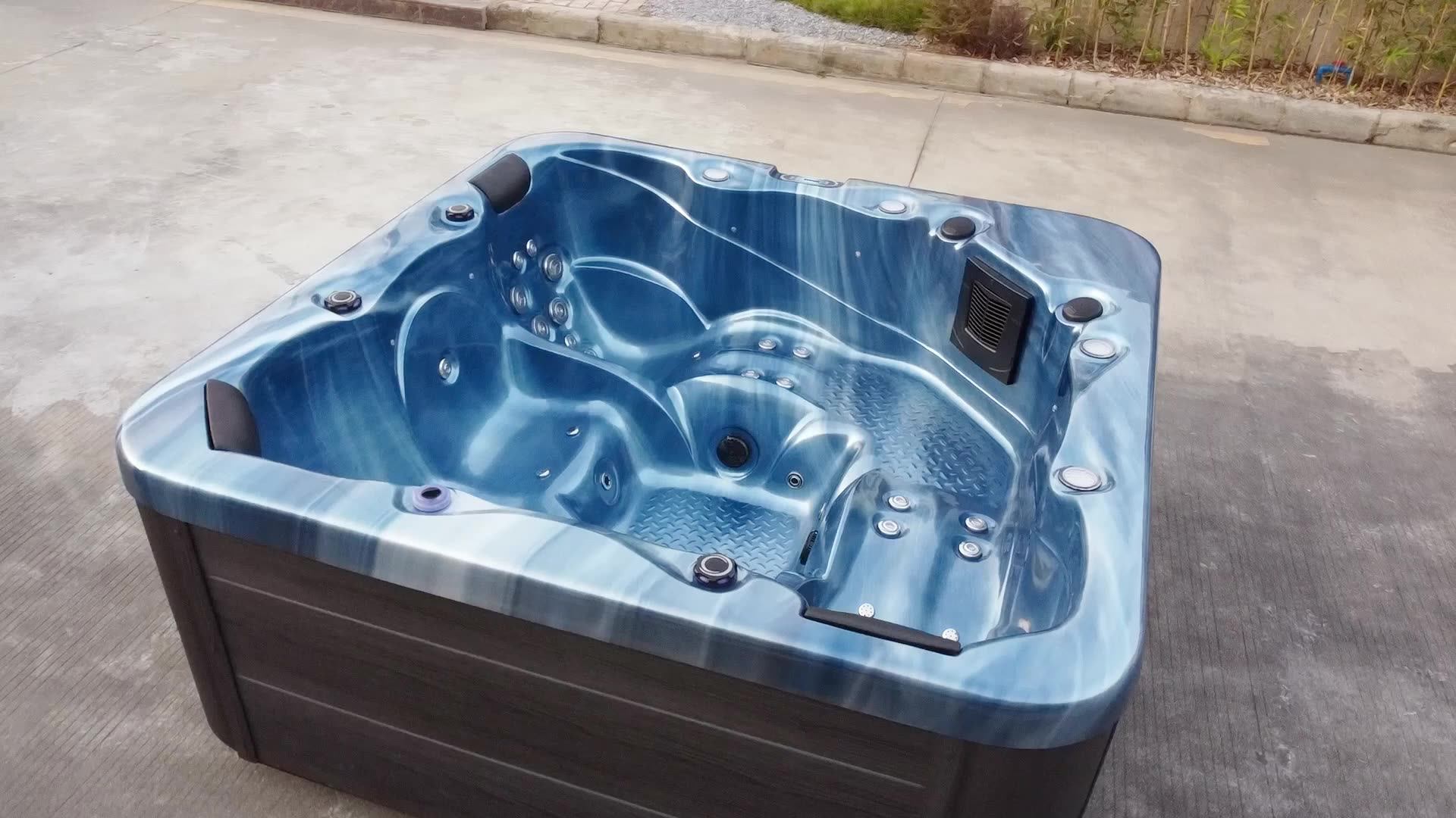 Modern Deluxe Familyfriendly Freestanding Outdoor Hot Tub Spa 2m