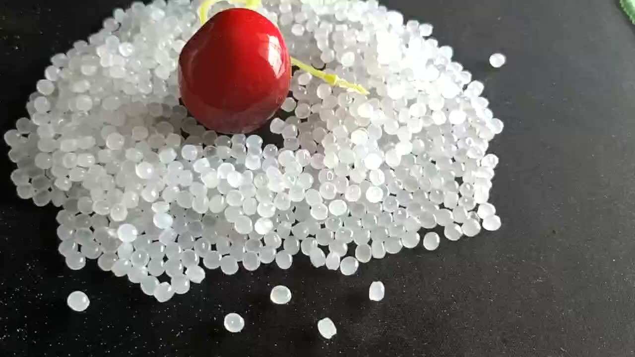 Пластиковые гранулы. Полиэтилен смола. Стрейч гранула. Полиэтиленовые гранулы. Полиэтиленовые гранулы.