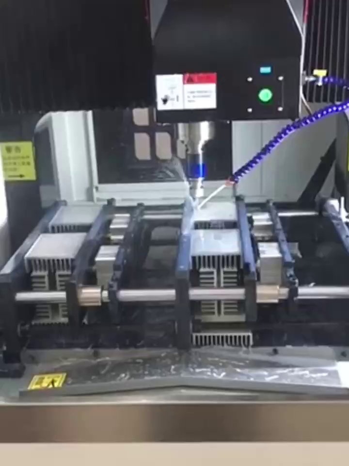 2.5块买个散热片。该玩意儿真可够救我主板命。