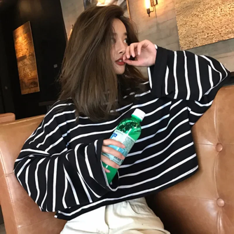 Black and White Striped Long-sleeved Student Base T-shirt Women's Striped T-shirt Women's New Blended Cotton Korean Style Loose Round Neck All-match