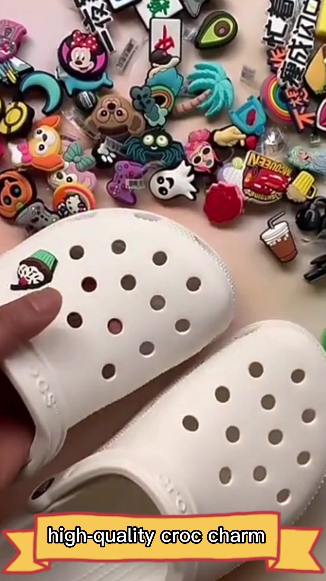 2023 Custom Popular Karol G Croc Charms Wholesale Pvc Clog Croc Shoe