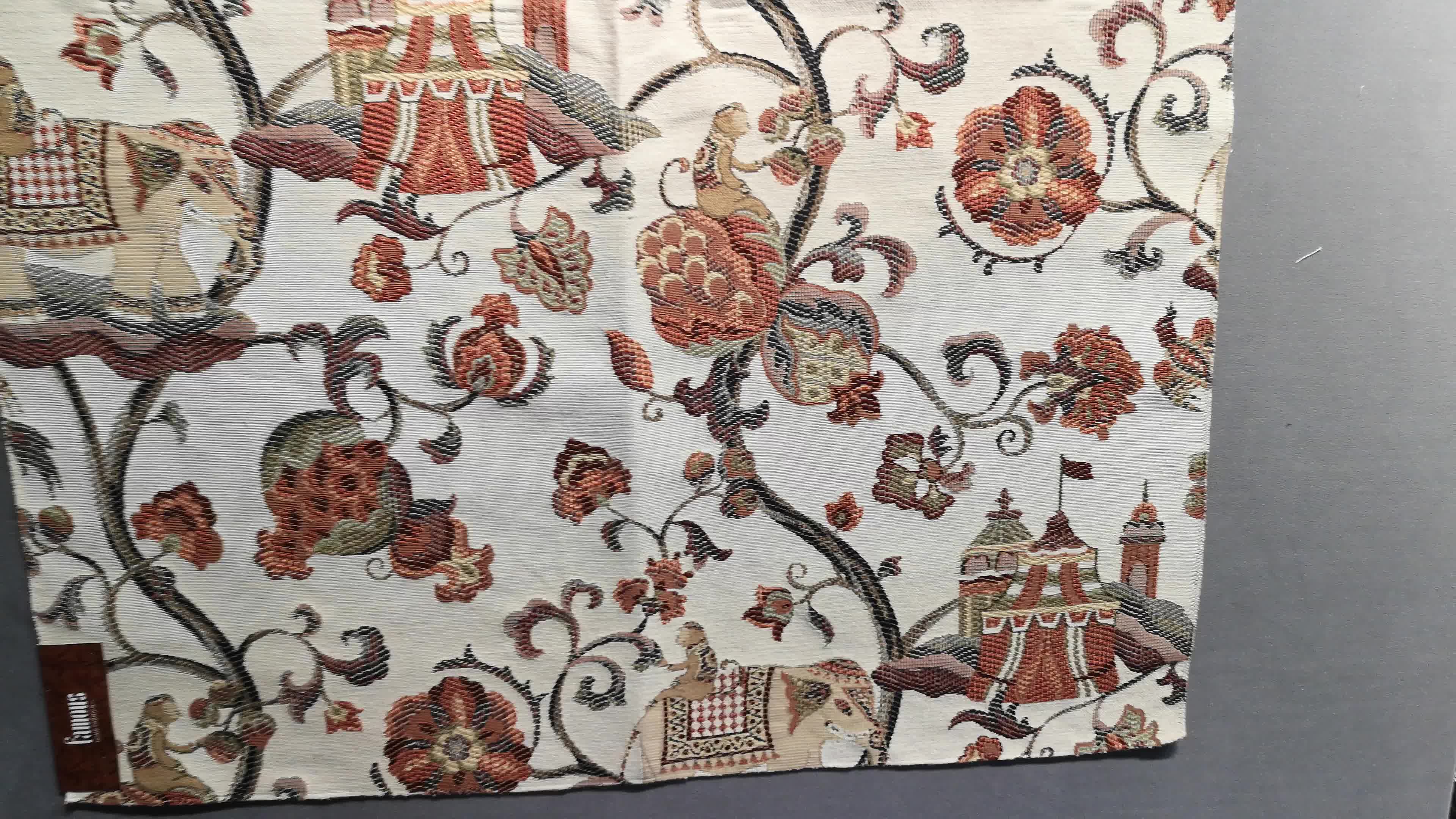 Good Quality Animal Jacquard Floral Lazy Boy Upholstery Sofa Fabric