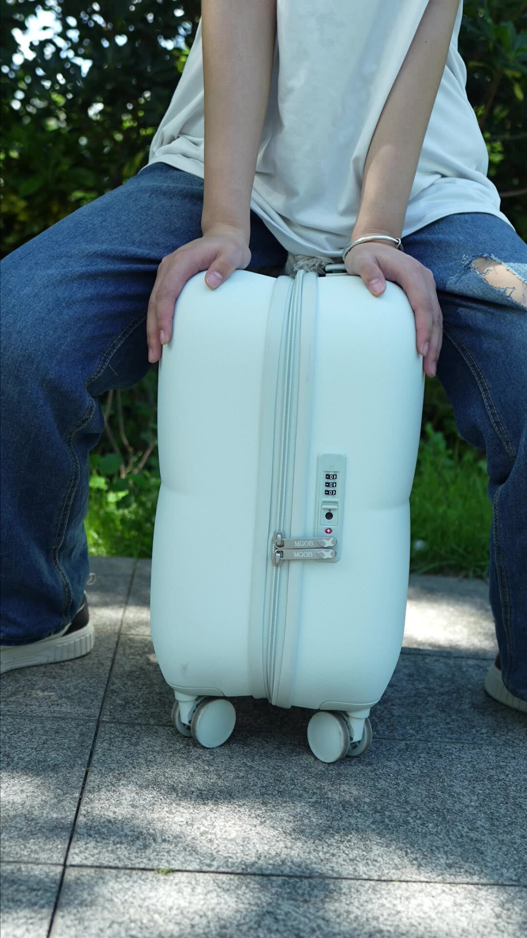 Mgob 20inch 24inch Traveling Bag Luggage Travel Bags Black And Green 2 Piece Luggage Sets Travel