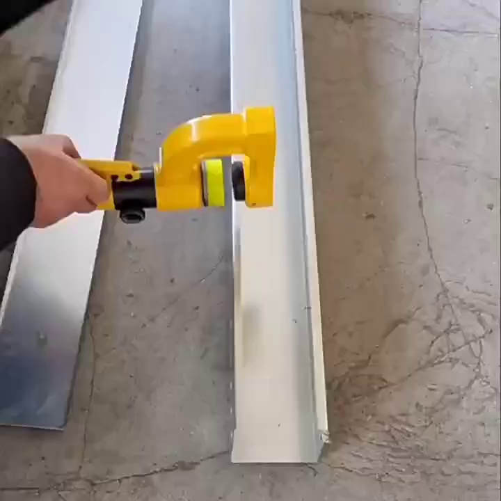 开孔神器来袭！便携式液压开孔器，让电箱打孔变得so easy。