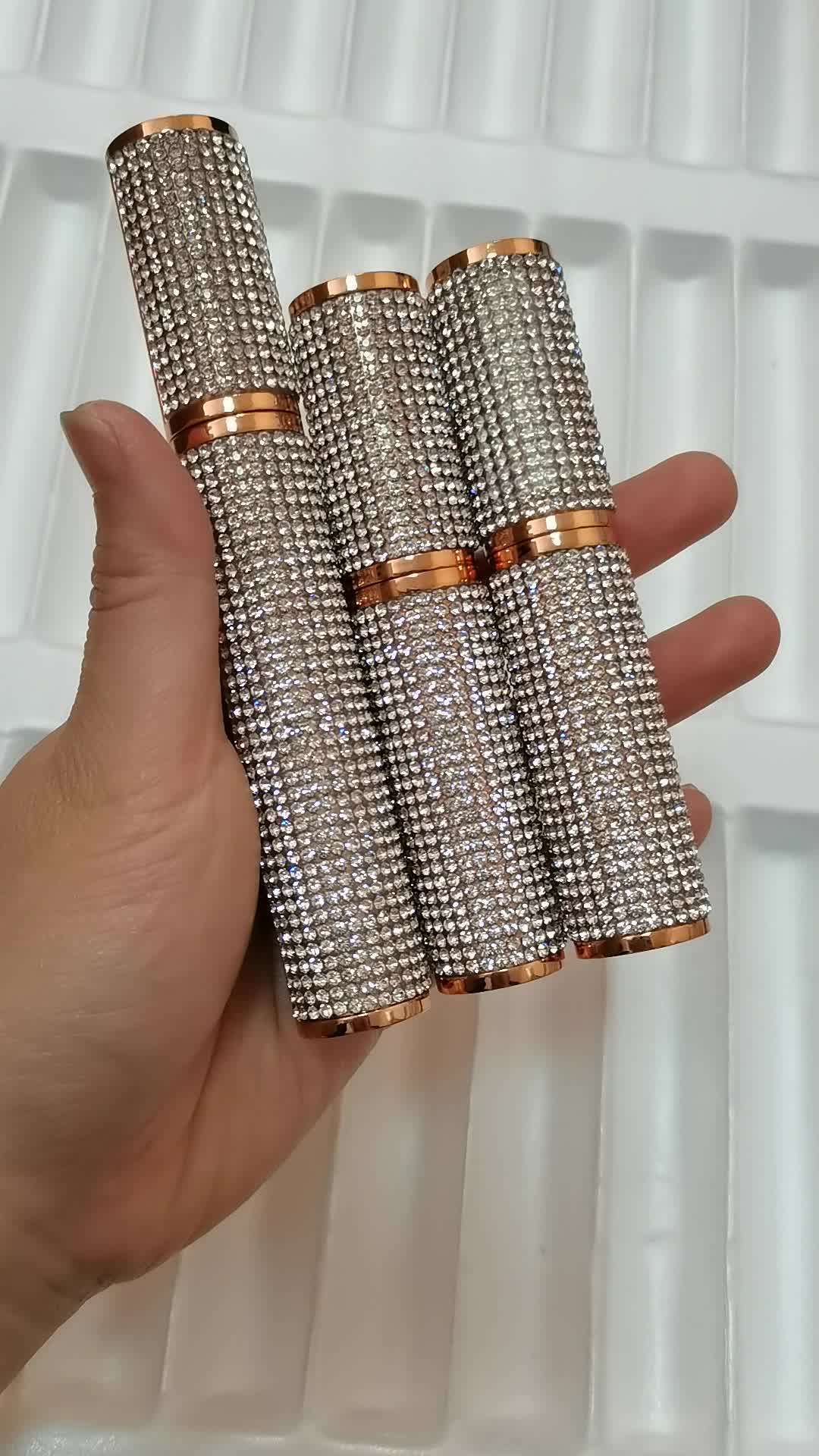 2021 Luxury Full Bling Glitter Rhinestone Empty Cosmetic Packaging Lip Gloss Tube Liquid