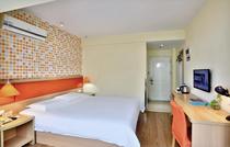 Home Like Home * neo-Hangzhou Xiasha Wenyuan Road Media College Branch Business Big Bed Room