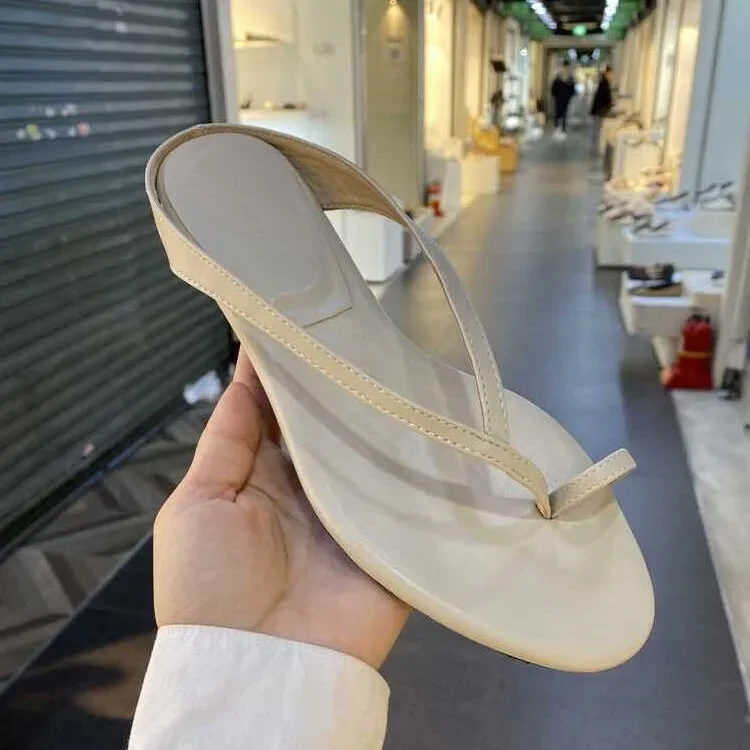 2026 новая pointed toe шлепанцы женские летние верхняя одежда кожа толстой подошвой ленивые сандалии