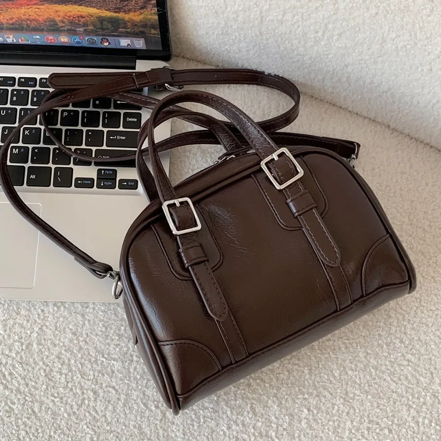 High-Quality Texture Women's 2024 New Korean Retro Handbag, Unique Girl's Versatile Shoulder and Crossbody Bag