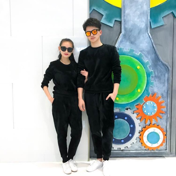 Mùa thu và mùa đông cộng với nhung dày hai mặt cashmere bằng vàng thể thao nam và nữ đôi nam nữ thiết lập cổ áo len giản dị cổ tròn cỡ lớn đồ bộ
