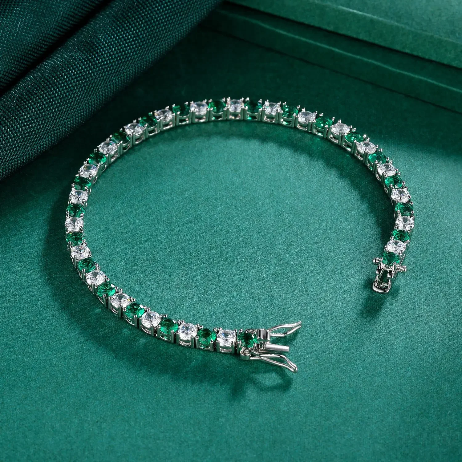 tennis copper fashionable design bracelet with zircon