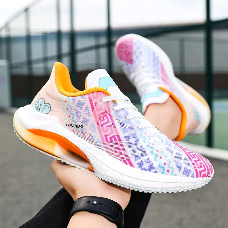 Summer footwear, non-slip comfortable sports shoes, wear-resistant universal sneakers