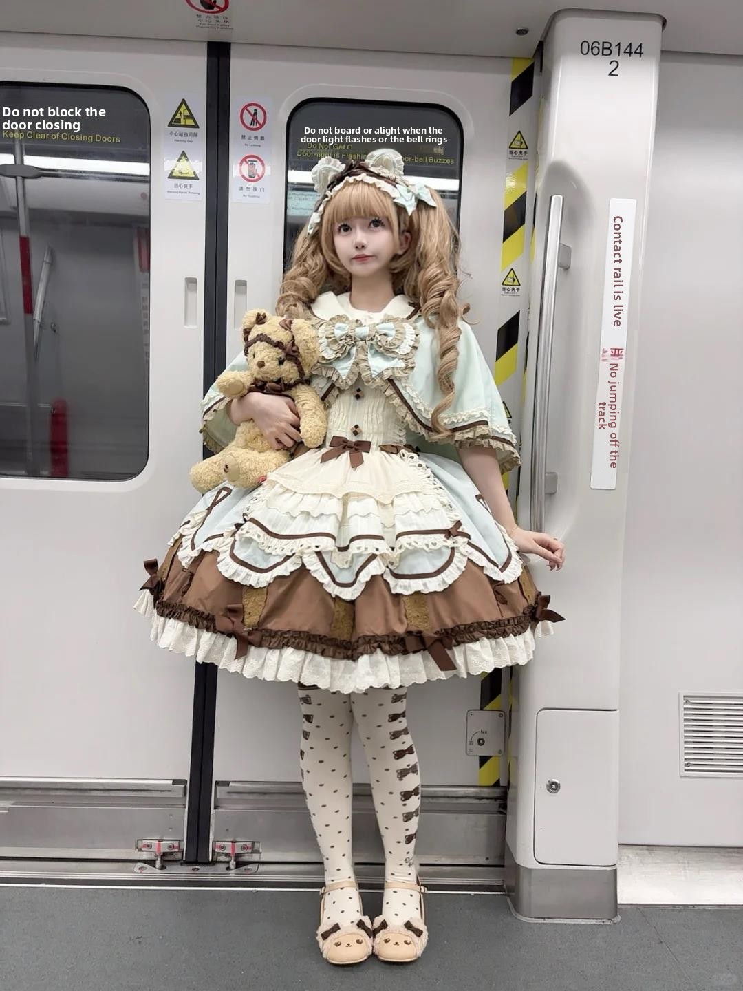 Mint chocolate lolita jsk dress with cape: a sweet dream of
