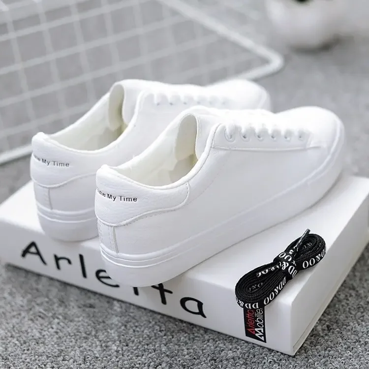 Women's White Shoes, Korean Style, Very Match for Spring and Autumn, Leather Surface, Flat Running Shoes, Sporty, Breathable, Female Platform Shoes