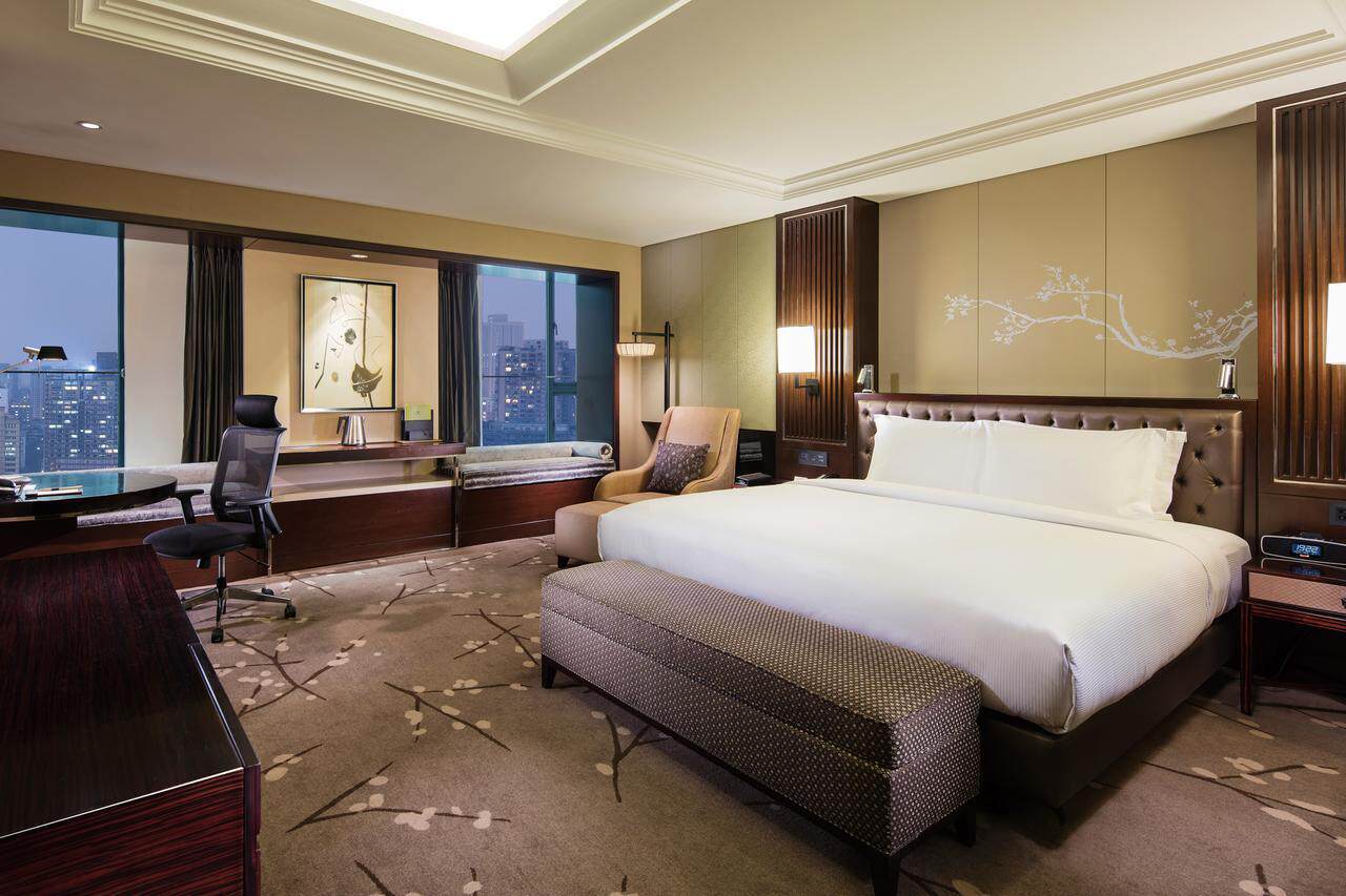 (Calendar) DoubleTree by Hilton Chongqing Jiangbei Deluxe Room (1 king bed with bay window)