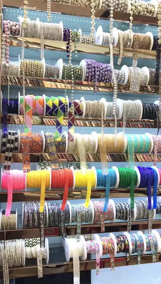 Tr023 Adhesive Shoe Decoration Trim 1cm Width Glass Beads Rhinestone