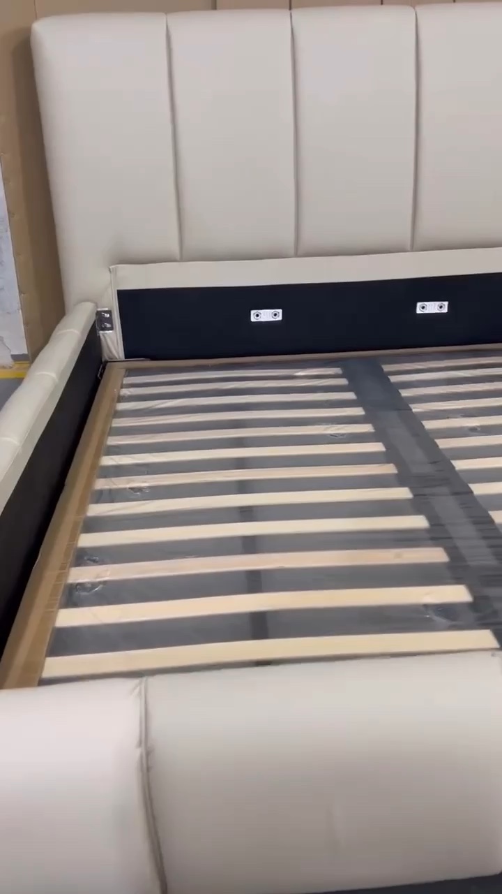 Easy Assembly Upholstered Platform Bed Comfortable And Noise Free