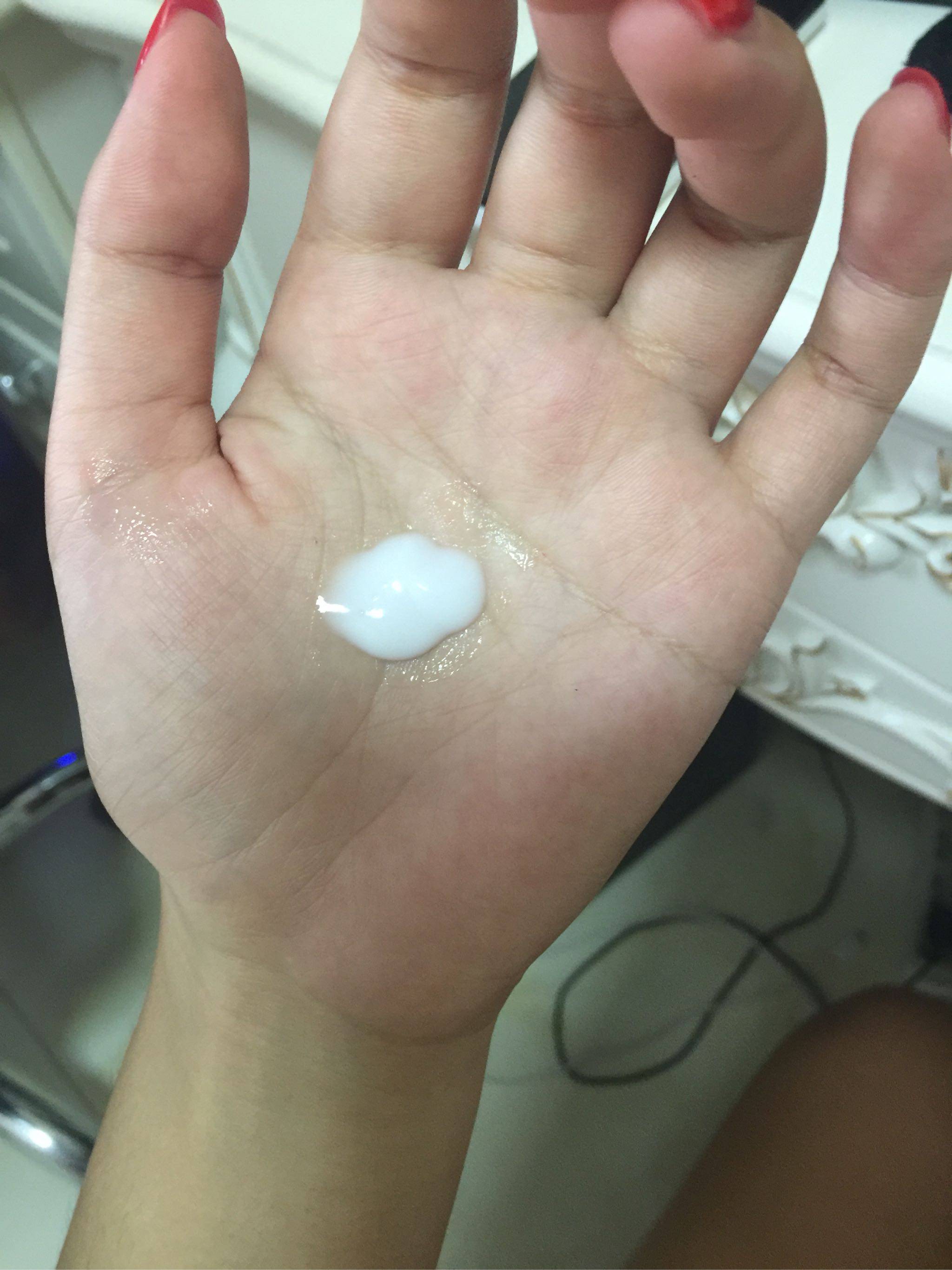 相宜本草金缕梅控油细肤乳液