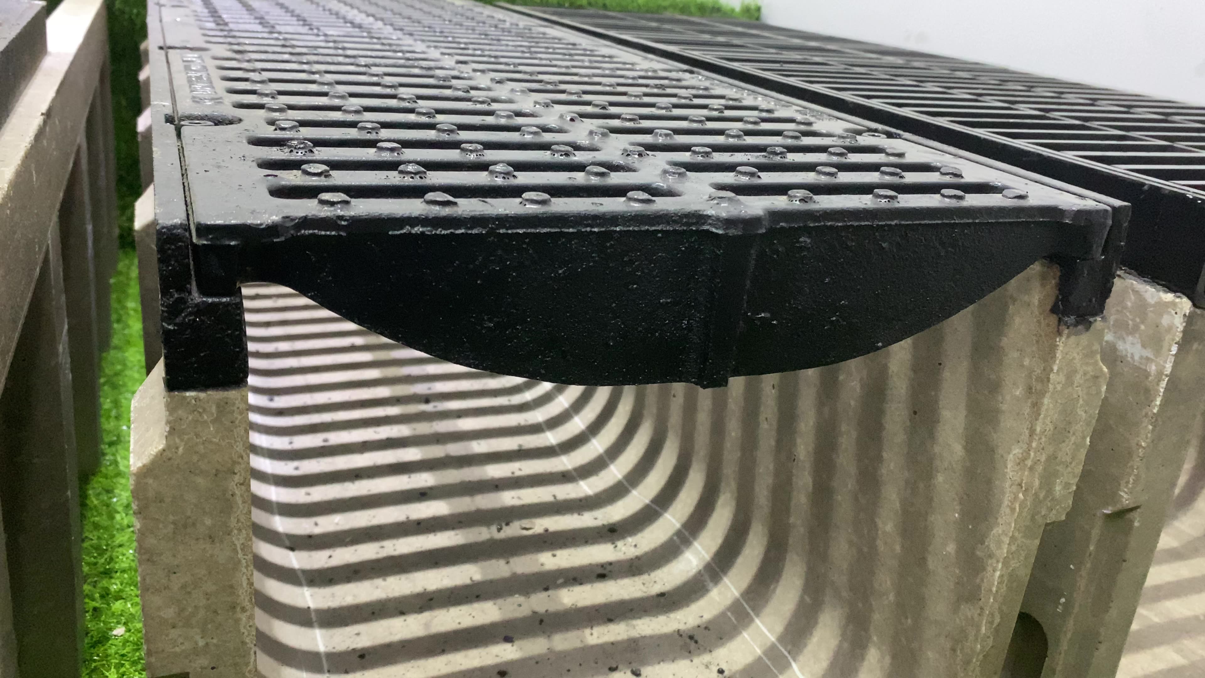 E600 Co 6 In. * 5 Ft. Heavy Duty Polymer Drainage Channel With Ductile