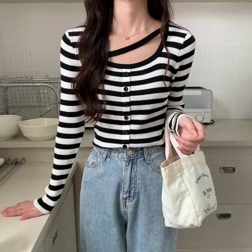 秋冬软糯条纹毛衣穿创建议｜韩系设计感打底衫诸如比如什么搭都好看