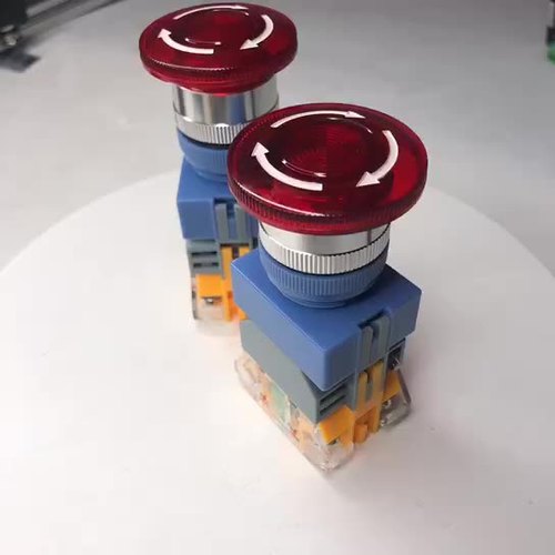 23块买的急停开关。这个玩意儿能救你所有车间！