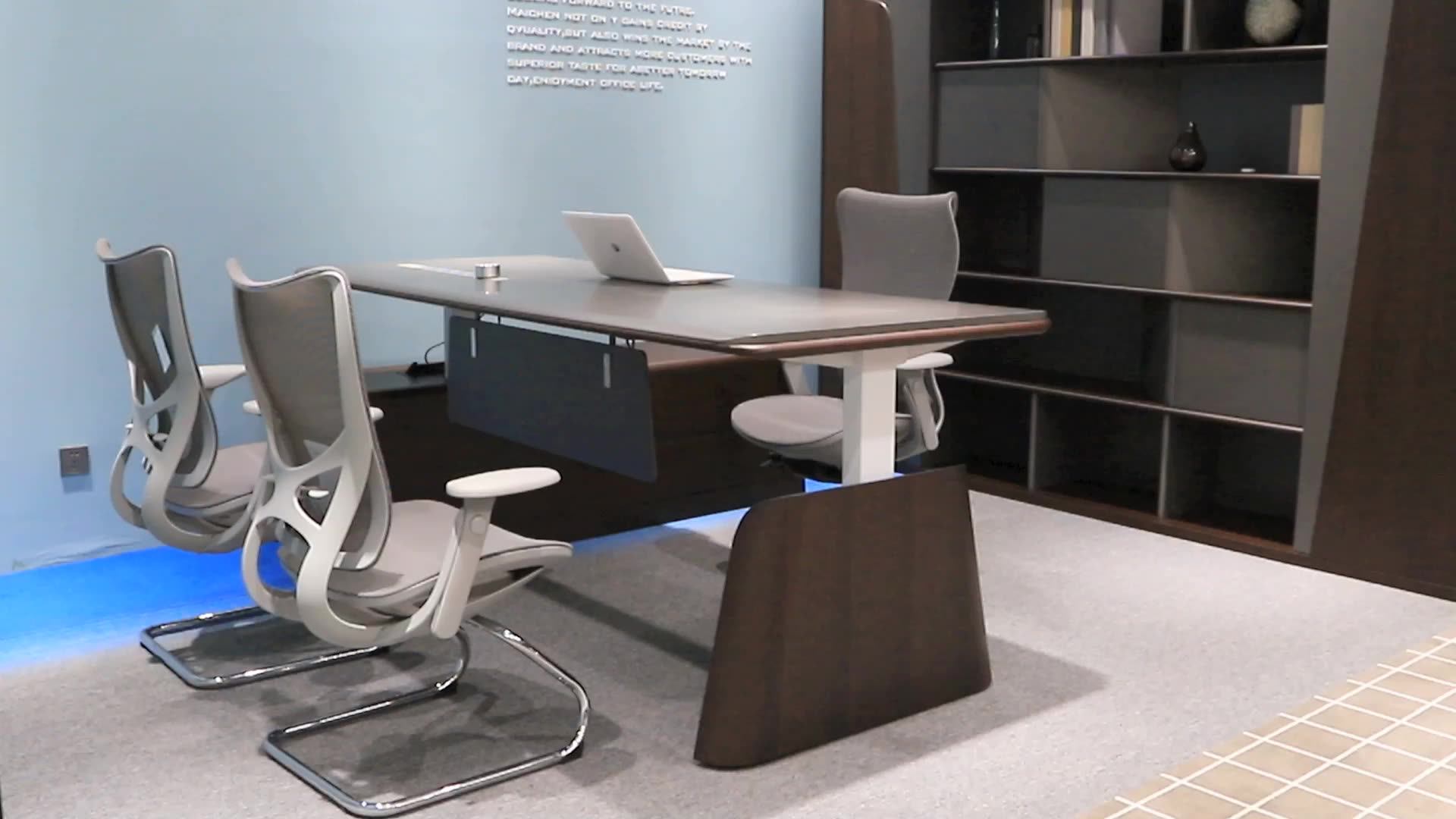 Modern Design Boss Office Furniture Luxurious Motorized Smart Height