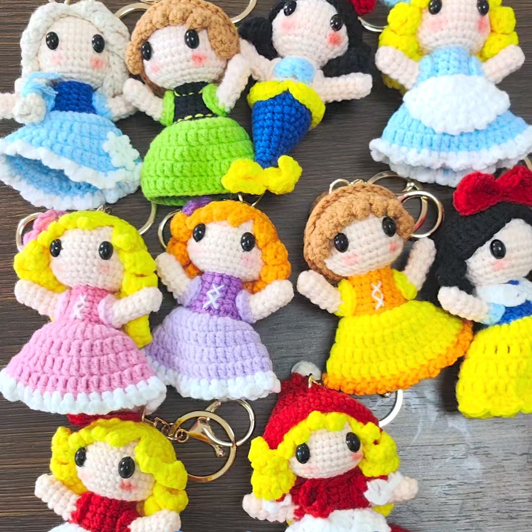 Cute Mini Crochet Amigurumi Princess Keychain Doll ODM