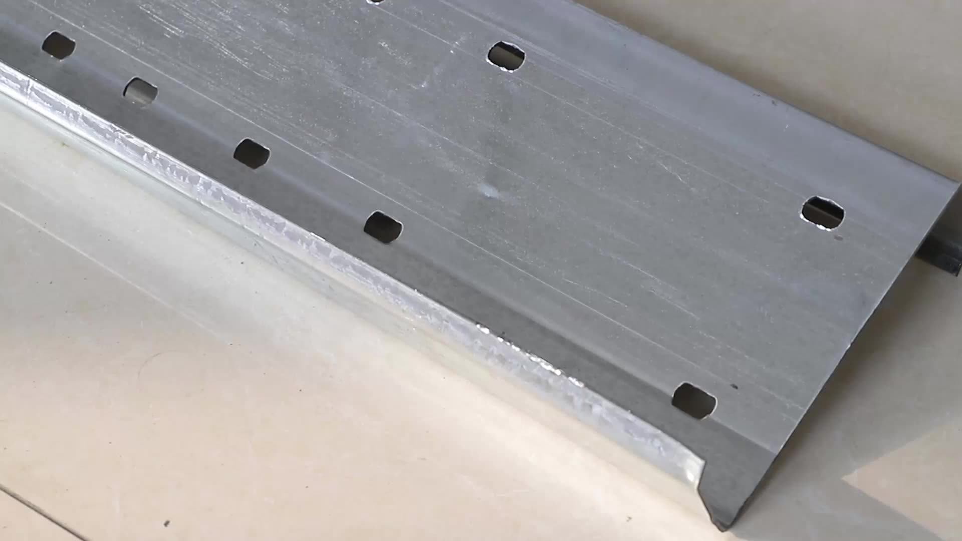 High Standard Steel Structure Galvanized Z Type Channel/galvanized Z