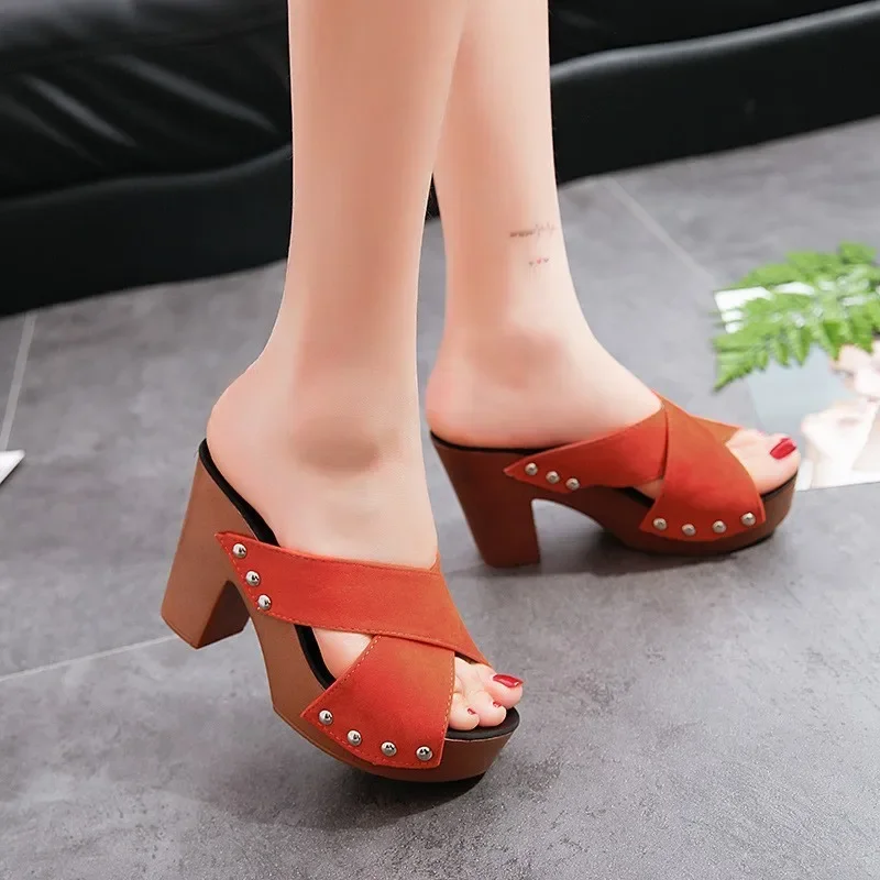 2025 Summer New Style Fish Mouth Rivet Cross Strap High Heeled Thick Heeled Platform Roman Sandals for Women