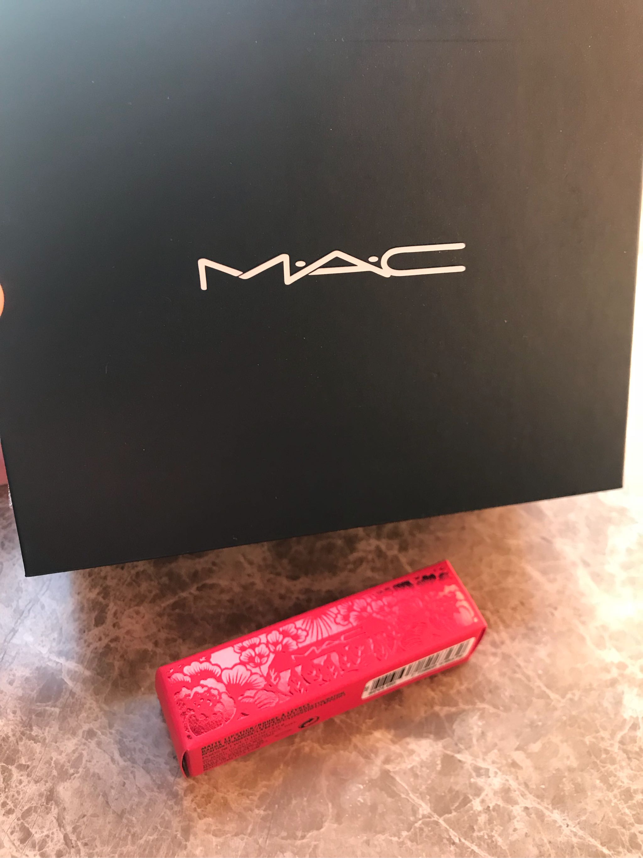 MAC新春限定口红 哑光豆沙色试色--出门必备色号很友好_in榜 MAC新春限定口红 哑光豆沙色试色--出门必备色号很友好