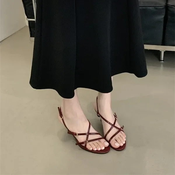 Summer belt, sandals with a strap, 2025 years, simple and elegant design, thin strap