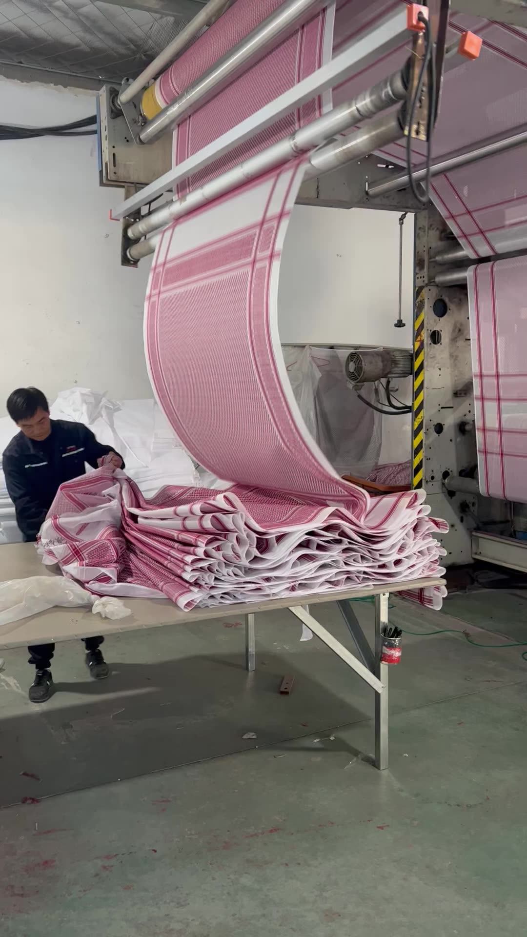 Beautiful Appearance Dubai Saudi Qatar Fabrics Ghutra Muslim Shawl Sulam Embroidery Shawl Arab