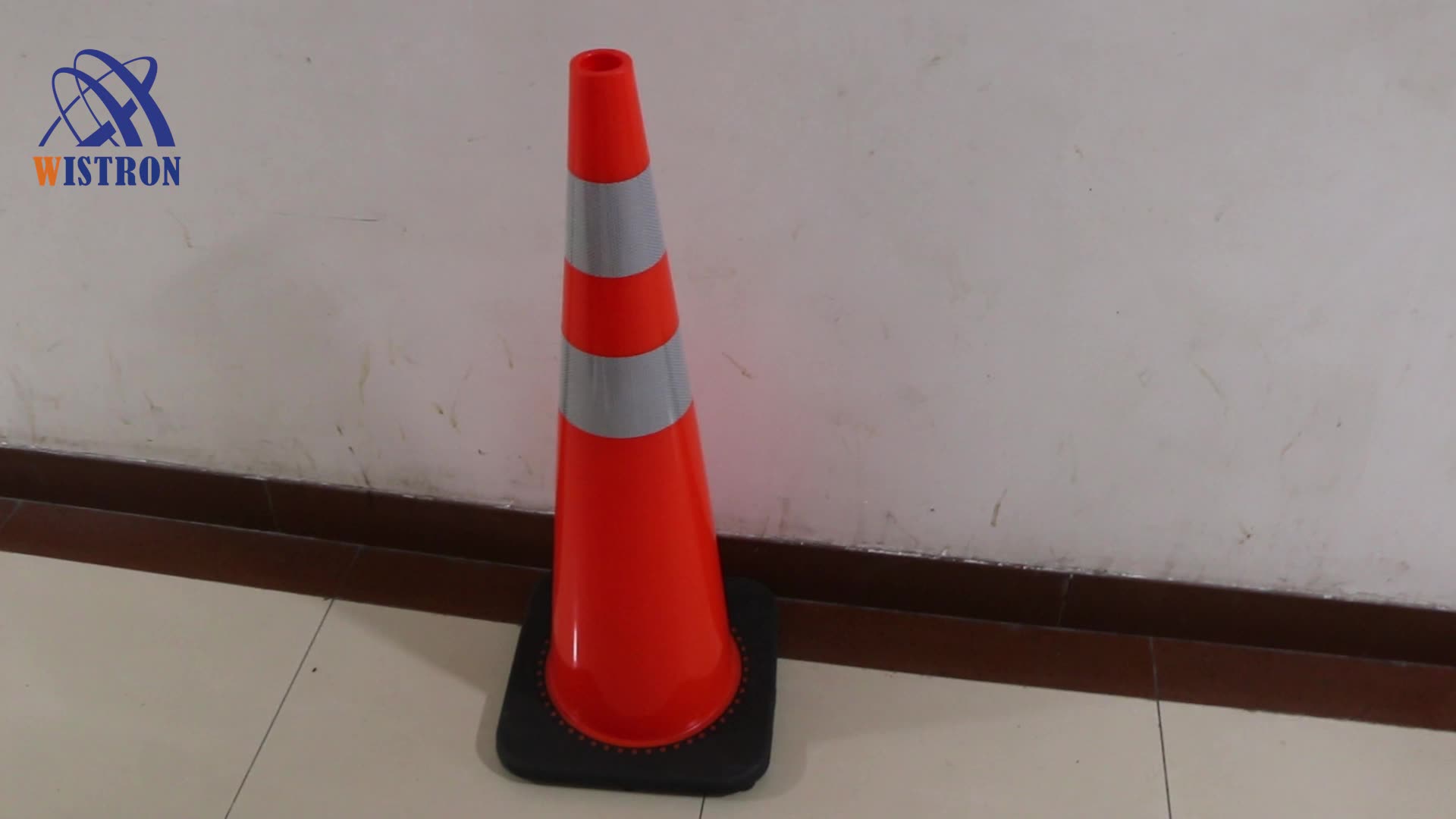 Multi Functional Black Base Traffic Cone Manufacturers Conos Seguridad Vial Road Construction